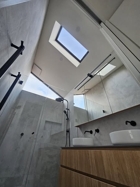 Warm minimalist