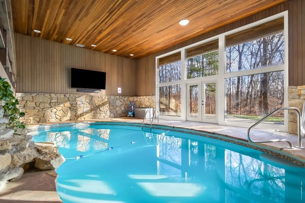 Unique tub