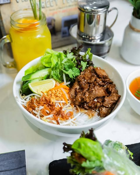 Elegant Vietnamese