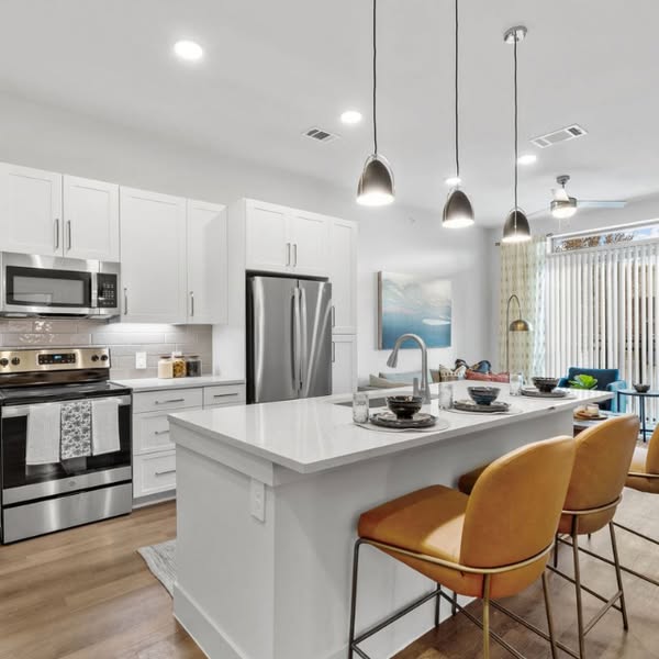 Upscale expansive