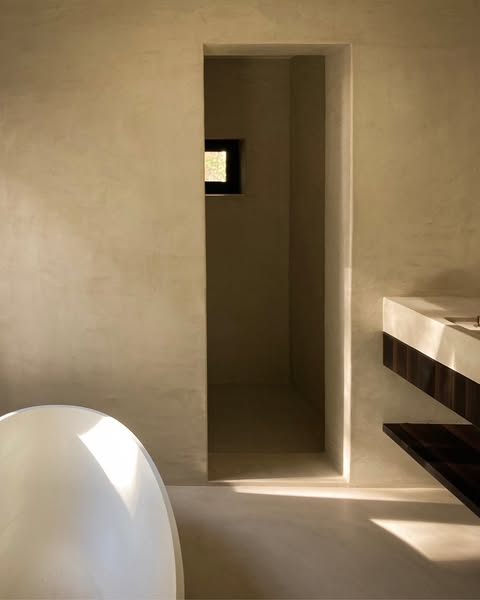 Luxurious enclosure