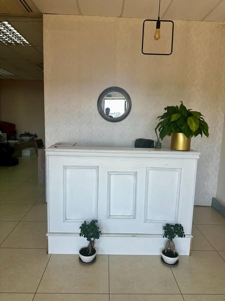 Elegant extinguisher