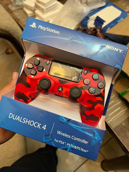 PlayStation DualShock 4 Wireless Controller