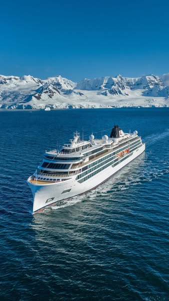 Extraordinary icy