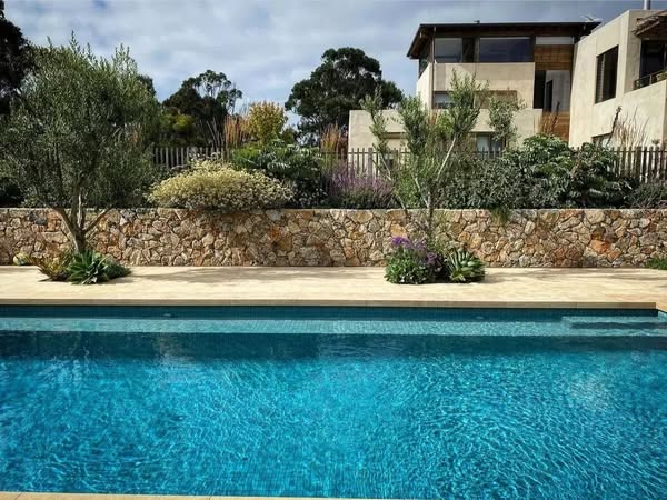 Timeless backyard