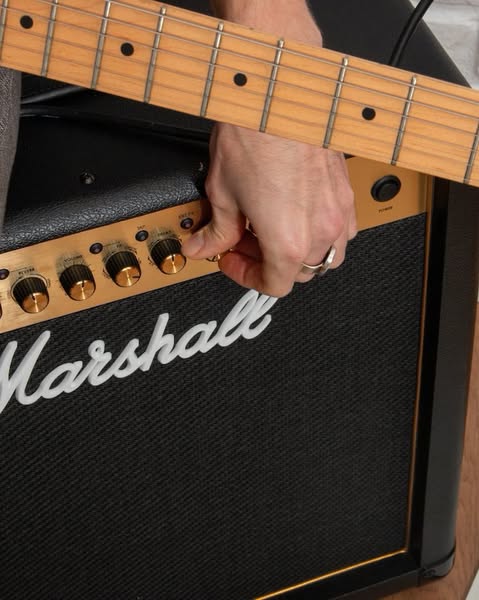Musical instruments advertising