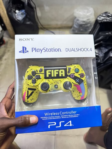 PlayStation DualShock 4 Wireless Controller
