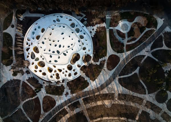 Transparent surroundings