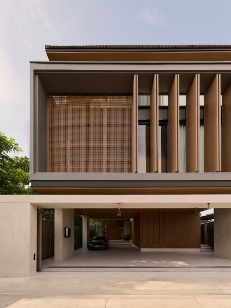 Comfortable architect